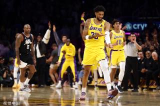 球队展现了 球队展现了