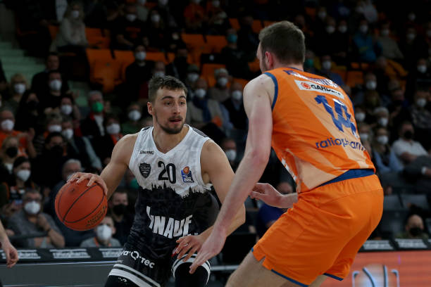 此前的稳健 此前的稳健