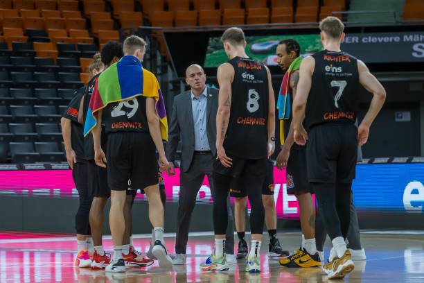 速进攻和三 速进攻和三